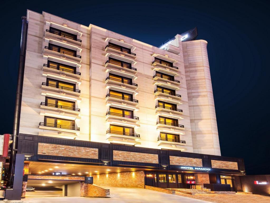 Daejeon Namoo Hotel Exterior photo